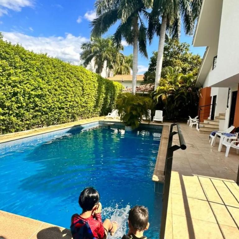 Piscina privada exclusiva pregunta servicio de apoyo doméstico - Casa - 96