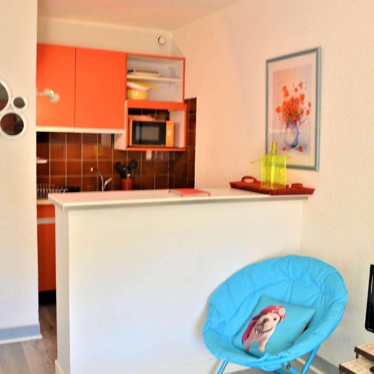 Studio Cabine avec Terrasse et Parking - Proche Centre et Plages à Cavalaire-sur-Mer - FR-1-226B-31 - Apartment (4 Adults) - 9