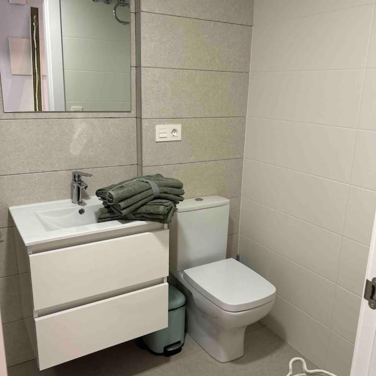 Apartamentos Bretón 17 Suite Familiar - Two-Bedroom Apartment - 9