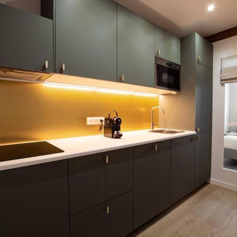 Sentier Historical Center II Luxury Design Apartment 3BR-8P - Three-Bedroom Apartment - 2