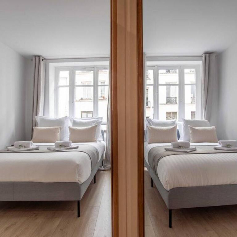 Sentier Historical Center II Luxury Design Apartment 3BR-8P - Three-Bedroom Apartment - 26