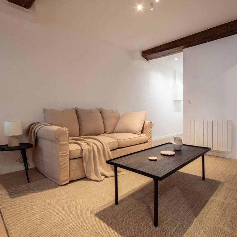 Sentier Historical Center II Luxury Design Apartment 3BR-8P - Three-Bedroom Apartment - 37