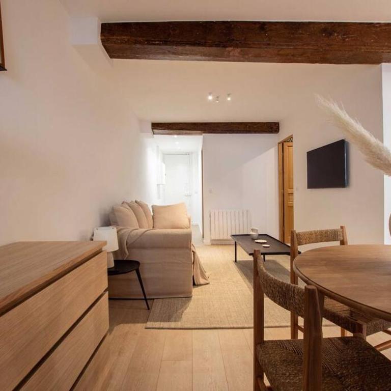 Sentier Historical Center II Luxury Design Apartment 3BR-8P - Three-Bedroom Apartment - 43