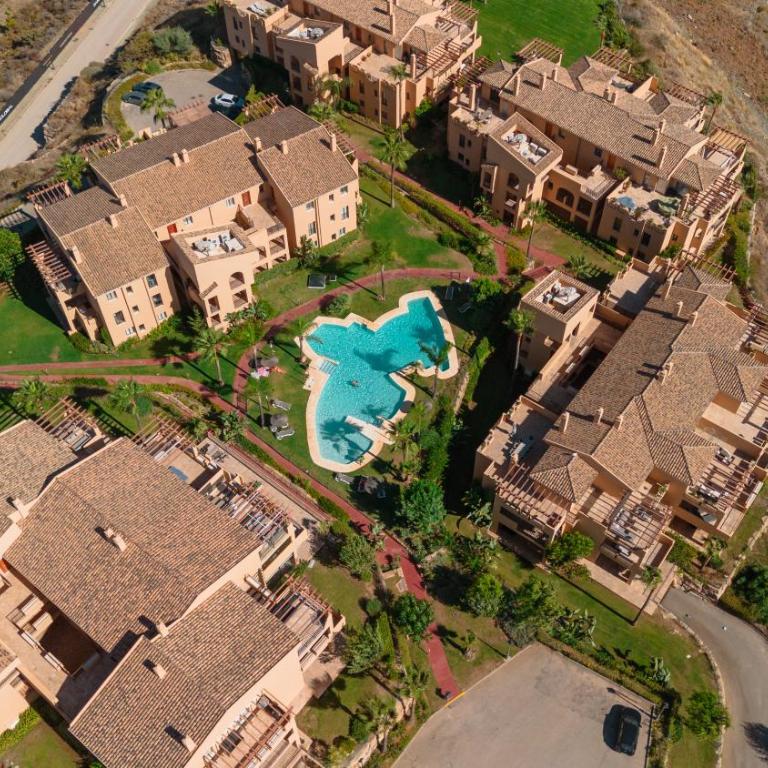 Beautiful apartment, with private terrace in Benahavís, Marbella - Two-Bedroom Apartment - 30