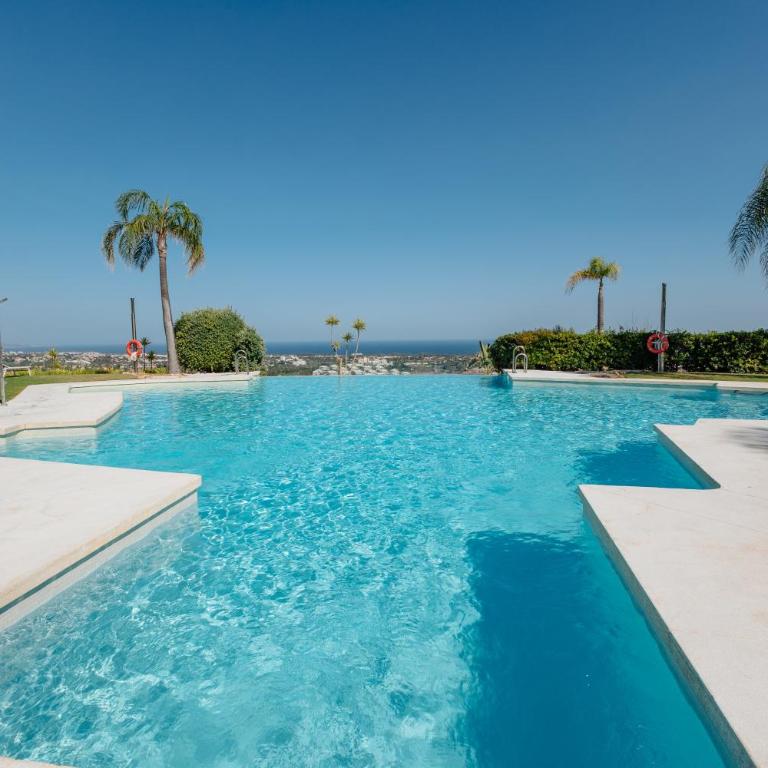 Beautiful apartment, with private terrace in Benahavís, Marbella - Two-Bedroom Apartment - 25