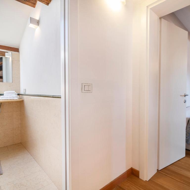 Clock's 2 bedrooms & 2 bathrooms & big terrace - Appartamento con 2 Camere da Letto - 16
