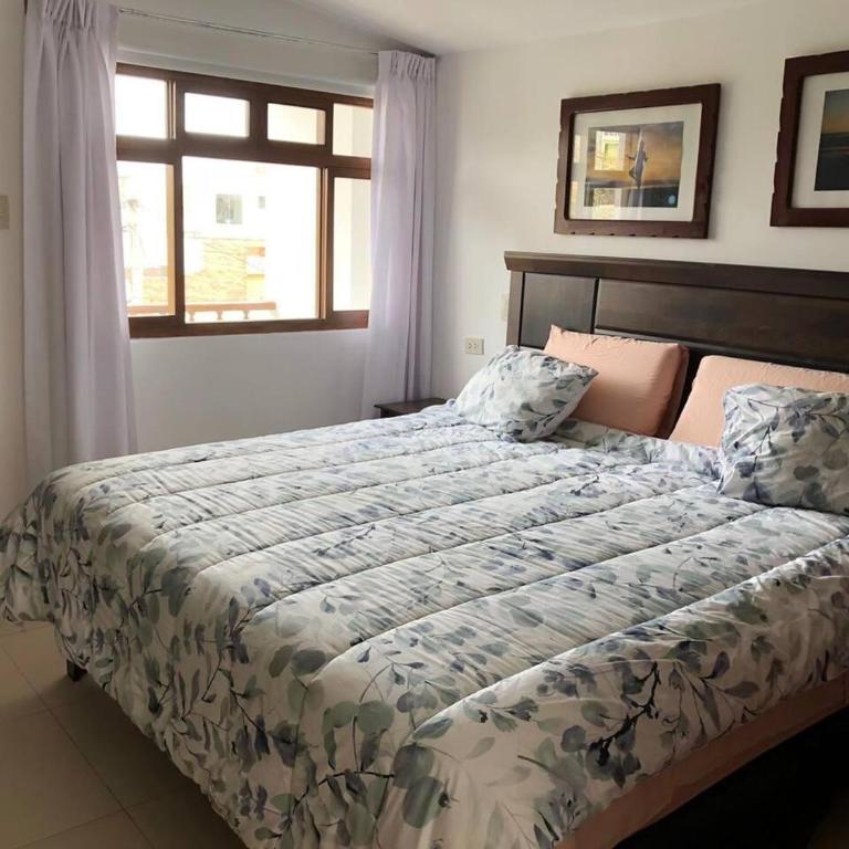 1BedStudioHuanchaco Balcony ClosetoLocalSights - Studio - 1