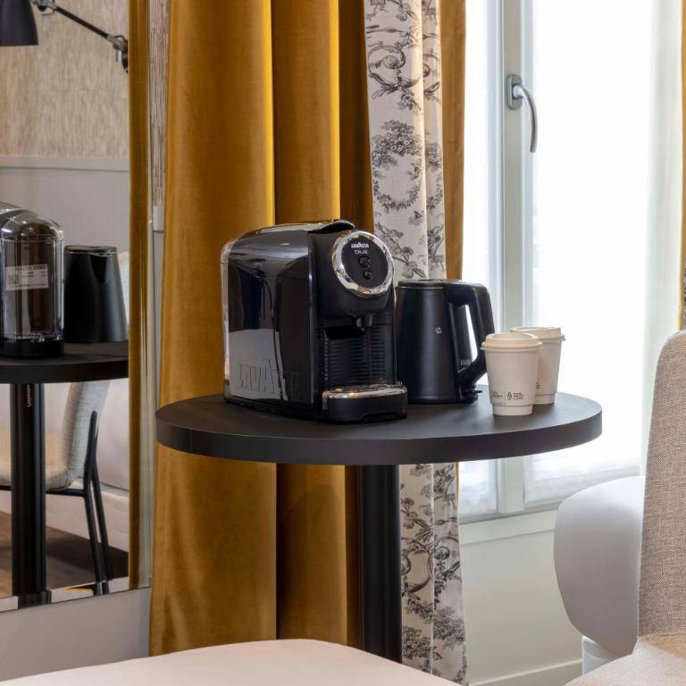 Grand Hôtel Lévêque - Chambre Double ou Lits Jumeaux Confort - 9