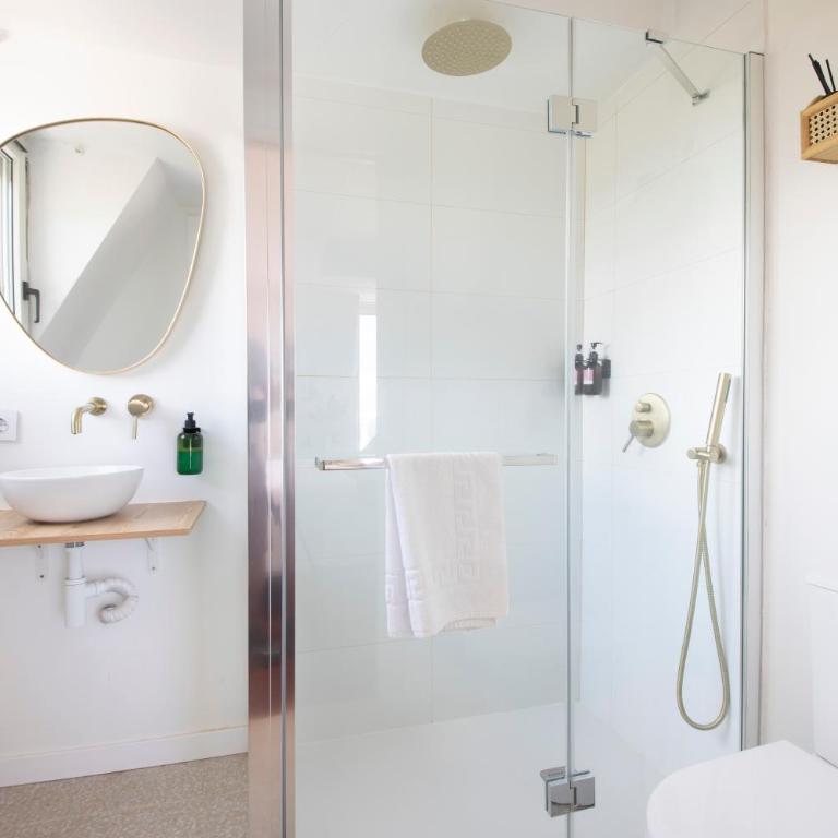 Far Out Inn - Habitación Doble con baño privado - 12