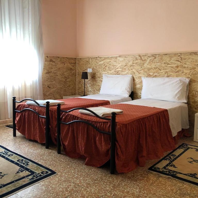 Venice Treviso Airport Bed - Economy Zweibettzimmer mit Gemeinschaftsbad - 2