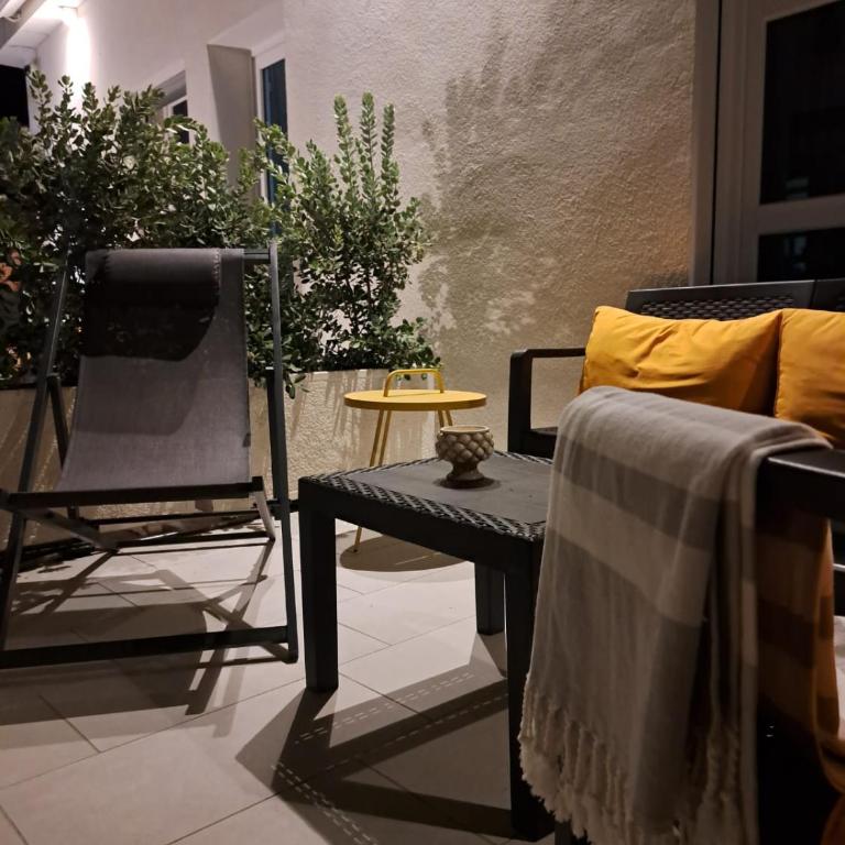 Sikelia Superior Rooms Milazzo - Camera Matrimoniale con Terrazza - 2