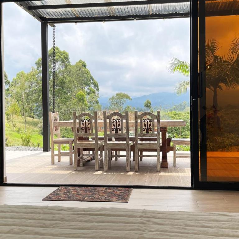 Aguas Claras Luxury Hospedaje - Estudio con cama extragrande y sofá cama - 17