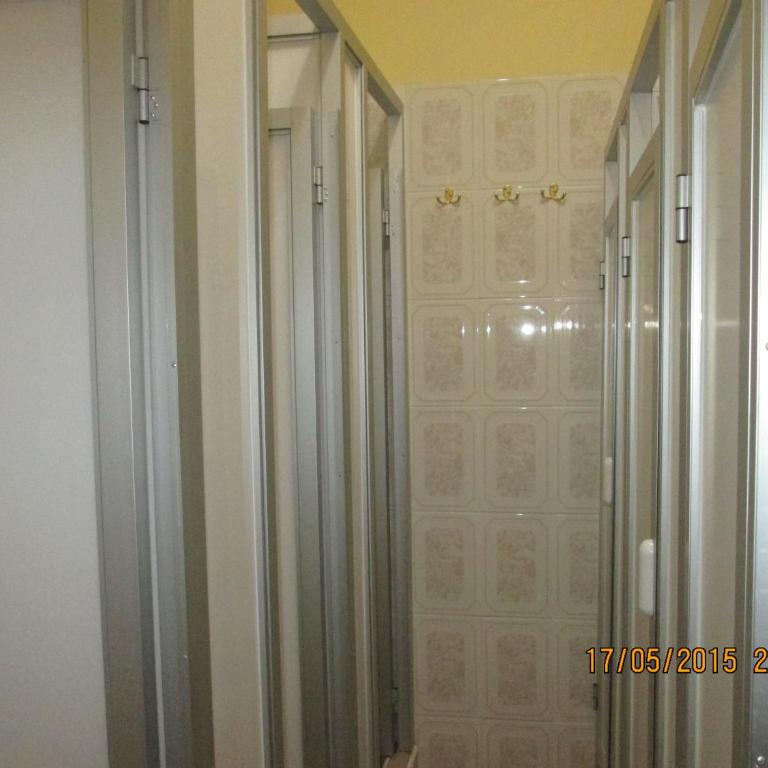 Hostal Koala - Single Room with Shared Bathroom - 4