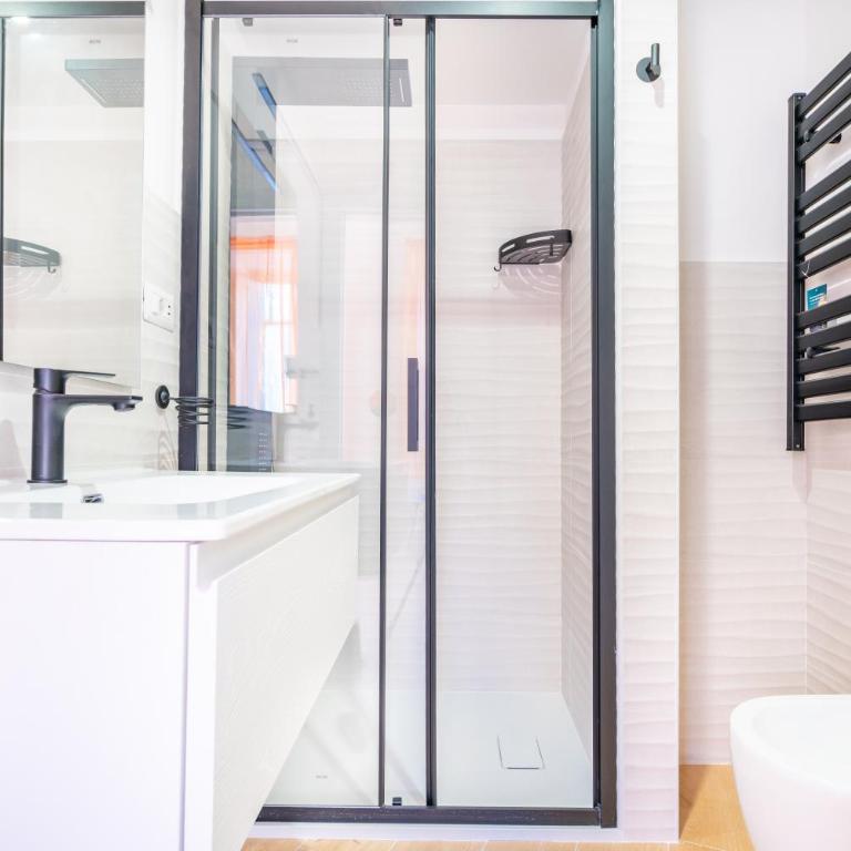 Sunscape Rooms Cagliari City Center - Camera Matrimoniale Deluxe con Balcone - 9