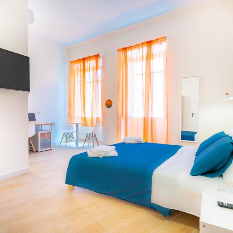 Sunscape Rooms Cagliari City Center - Camera Matrimoniale Deluxe con Balcone - 3