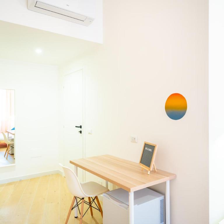 Sunscape Rooms Cagliari City Center - Camera Matrimoniale con Balcone - 9