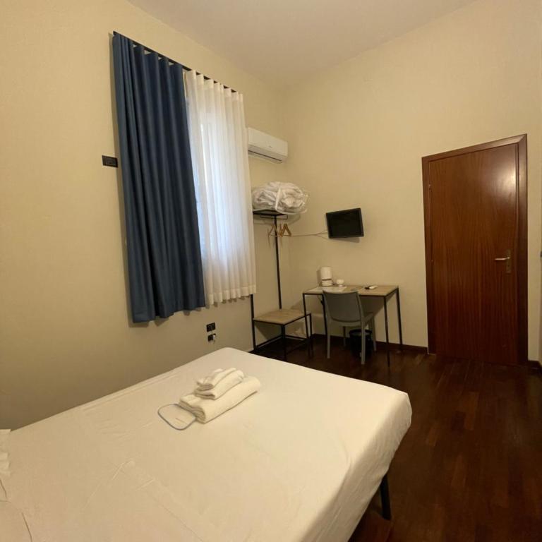 Hotel Roma 62 - Single Room with Private Bathroom - 4