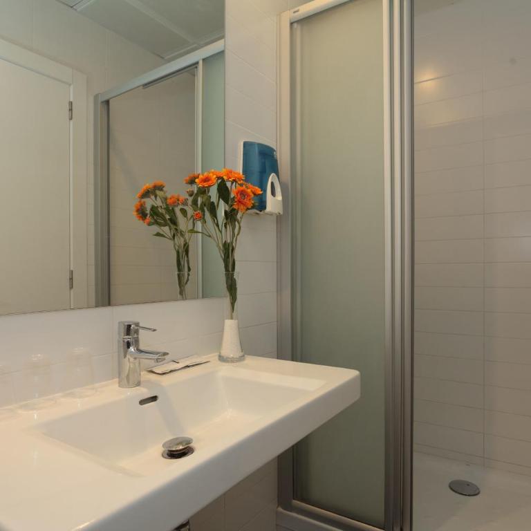 Hostal Benidorm - Twin Room - 12