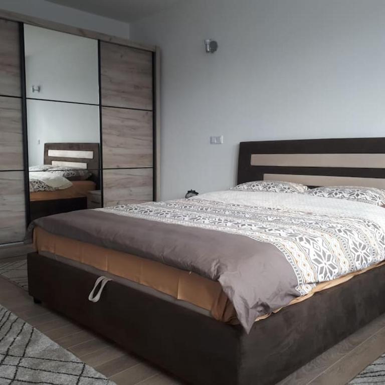 Modern Apartment close to city center. - Two-Bedroom Apartment with Balcony - 2