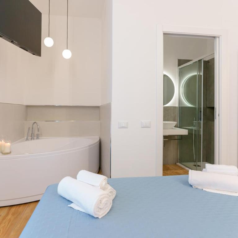 Aqua Comfort Rooms - Eja Sardinia - Camera Matrimoniale con Vasca Idromassaggio - 7