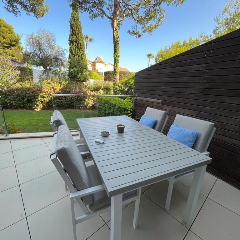 Modern villa in gated complex Sierra Blanca Marbella - Villa - 35