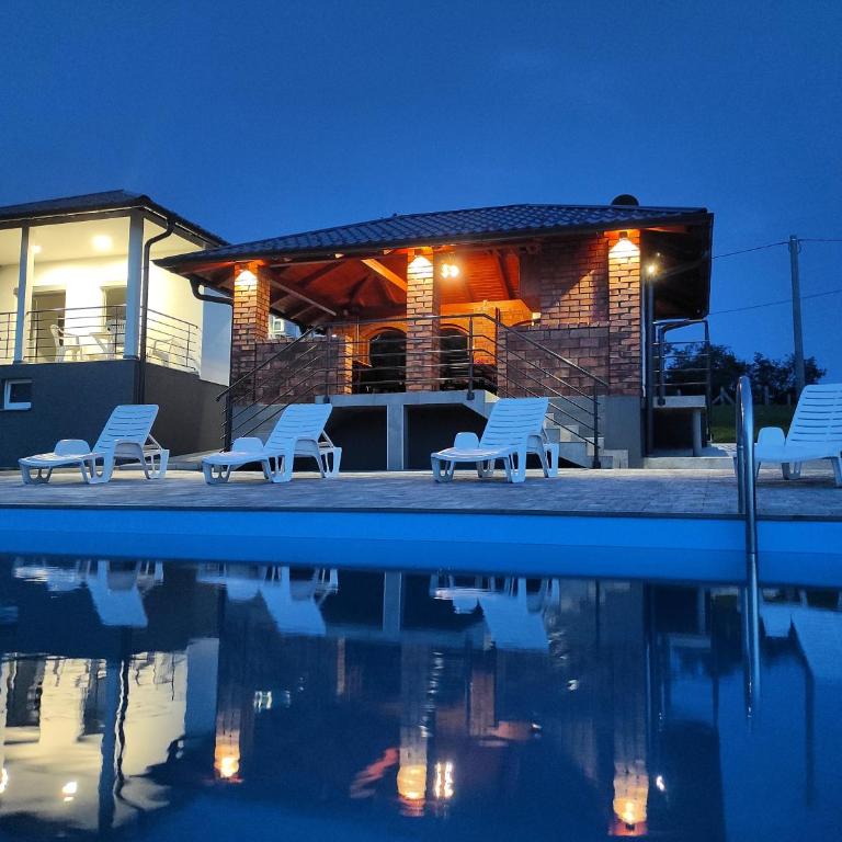 Vikendica sa bazenom Staša - Vila sa 3 Spavaće Sobe - 5