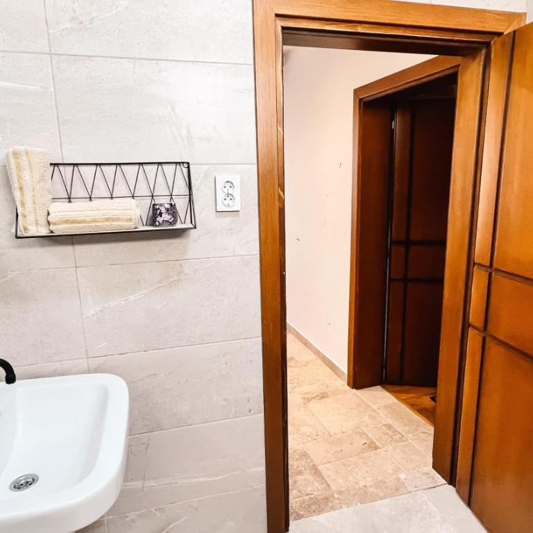 Guest house Mirah - Two-Bedroom Apartment - 30