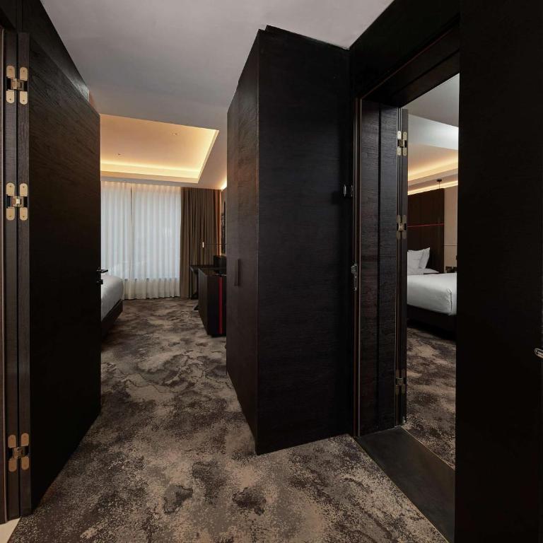 Hilton Belgrade - Porodična Soba sa 2 Bračna Kreveta - 1