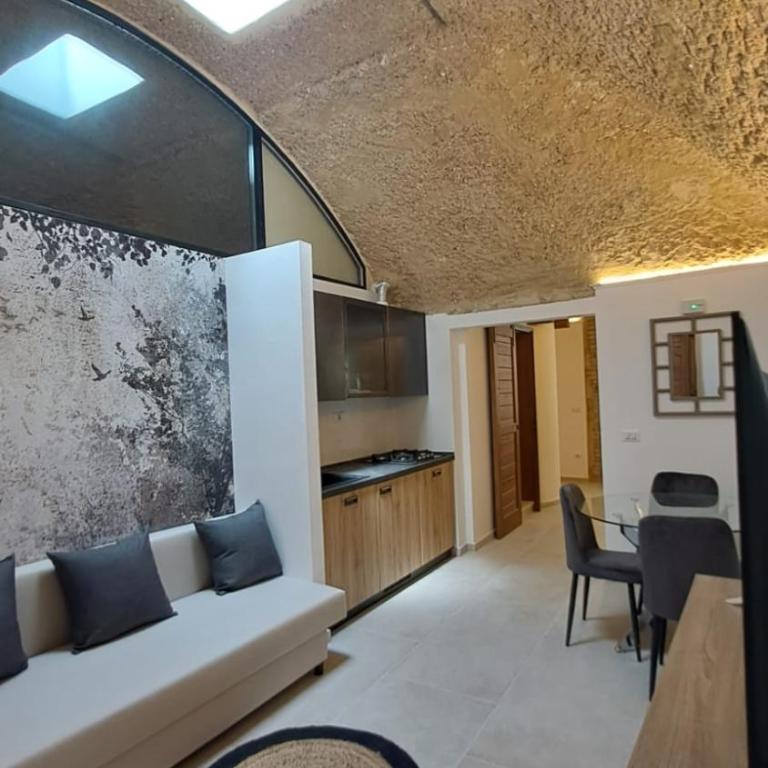 CAIETA Housing - Camera Matrimoniale con Bagno Privato - 8
