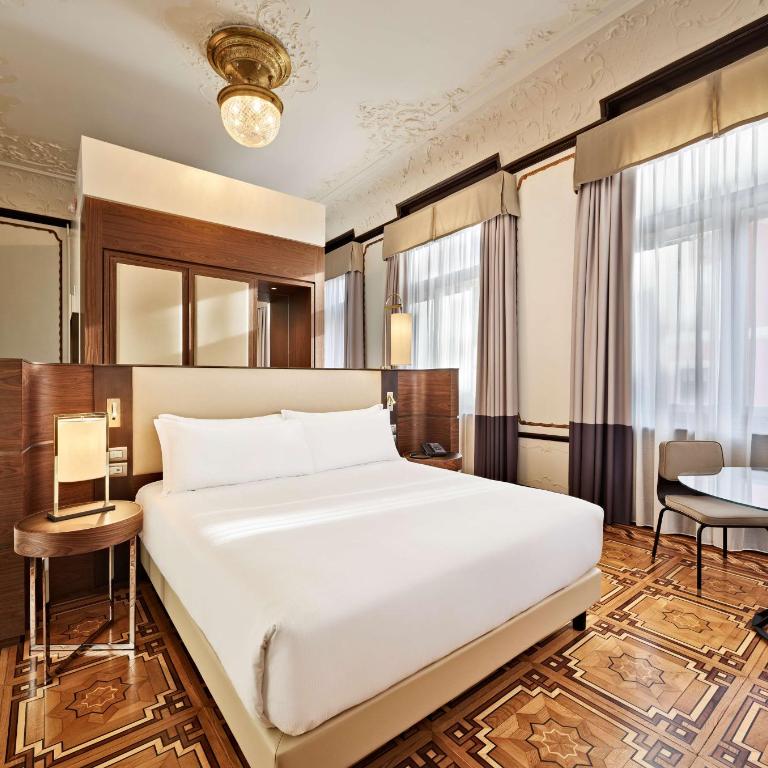 DoubleTree By Hilton Trieste - Camera King Historical Deluxe - 1