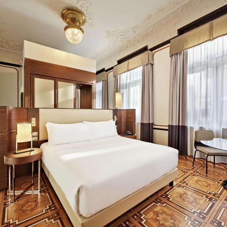 DoubleTree By Hilton Trieste - Camera King Historical Deluxe - 4