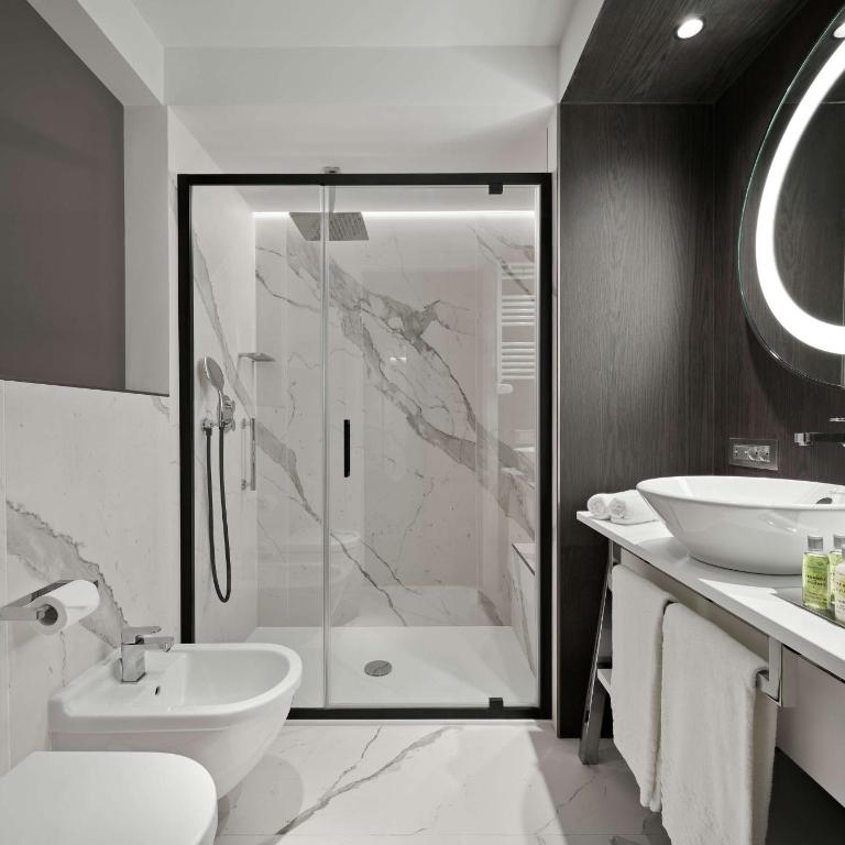 DoubleTree By Hilton Trieste - Camera King Historical Deluxe - 6