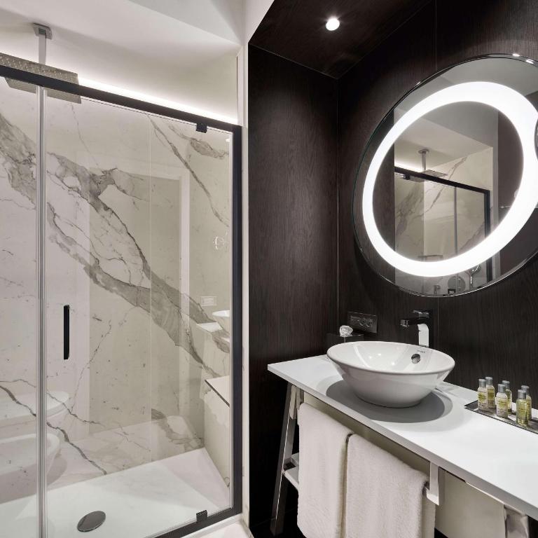 DoubleTree By Hilton Trieste - Camera King - 5