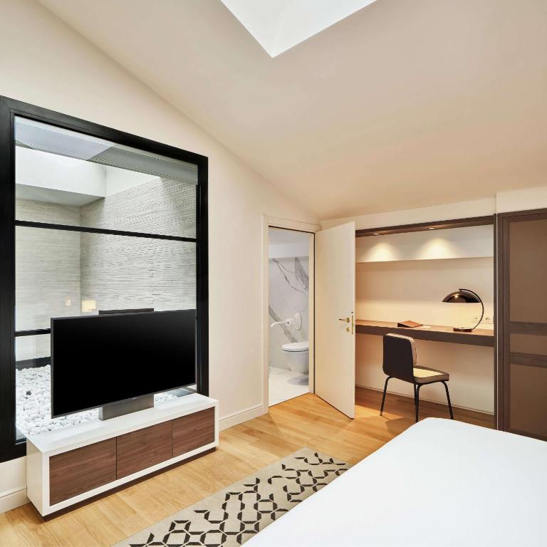 DoubleTree By Hilton Trieste - Camera King con Accesso Ospiti Disabili - 1