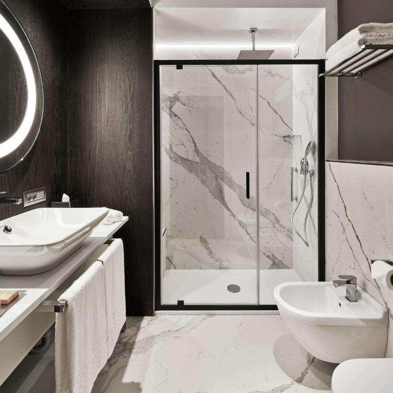 DoubleTree By Hilton Trieste - Camera King Deluxe - 3