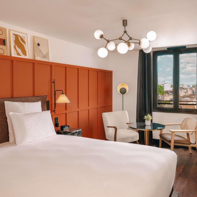 Marty Hotel Bordeaux - Tapestry Collection by Hilton - Chambre Lit King-Size Deluxe - 1