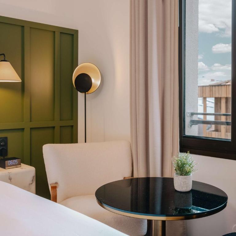 Marty Hotel Bordeaux - Tapestry Collection by Hilton - Chambre Lits Jumeaux Deluxe - 1