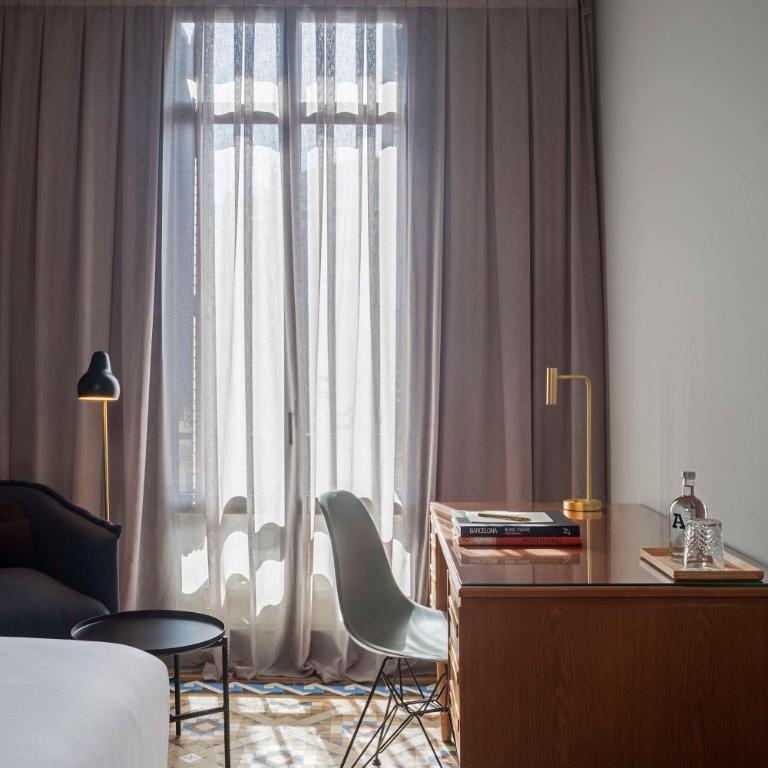 Alexandra Barcelona Hotel, Curio Collection by Hilton - Collection King Room - 5