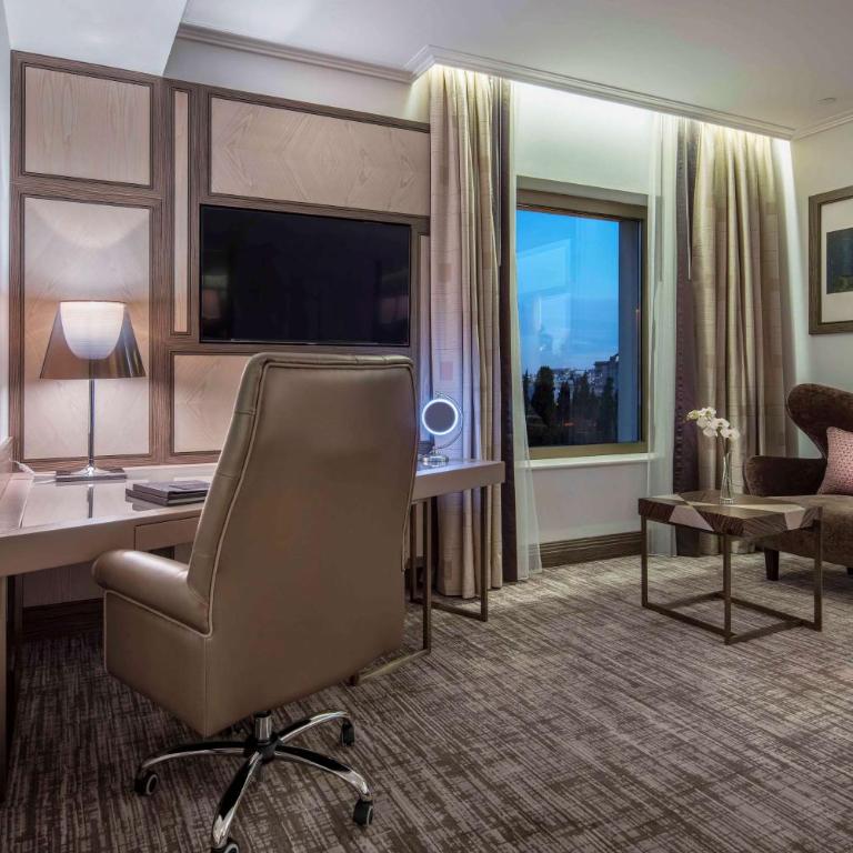 Hilton Podgorica Crna Gora - Deluxe King Room with Park View - 1