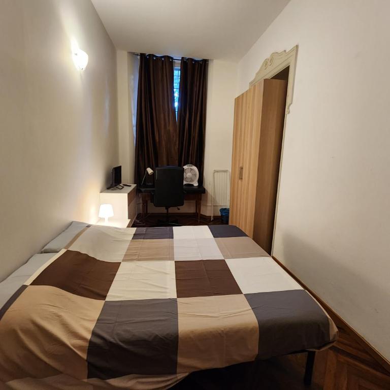 TATA Homes B&B - Camera Matrimoniale con Bagno in Comune - 11