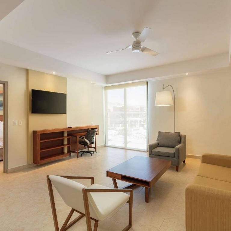 Hampton Inn & Suites by Hilton Los Cabos - One-Bedroom King Suite with Kitchenette - 1
