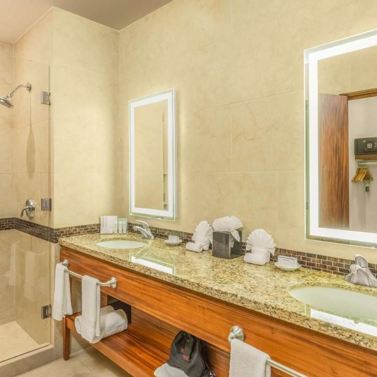 Hampton Inn & Suites by Hilton Los Cabos - One-Bedroom King Suite with Kitchenette - 2