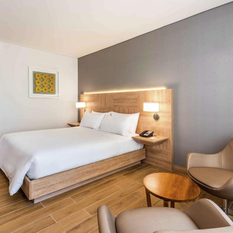 Hilton Garden Inn Santa Marta - Habitación Deluxe con cama extragrande - 3