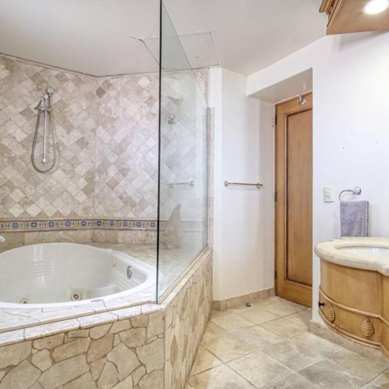 Oceanfront Penthouse, 2 Masters, 2 Baths, kitchen! - Apartamento de 2 dormitorios - 32