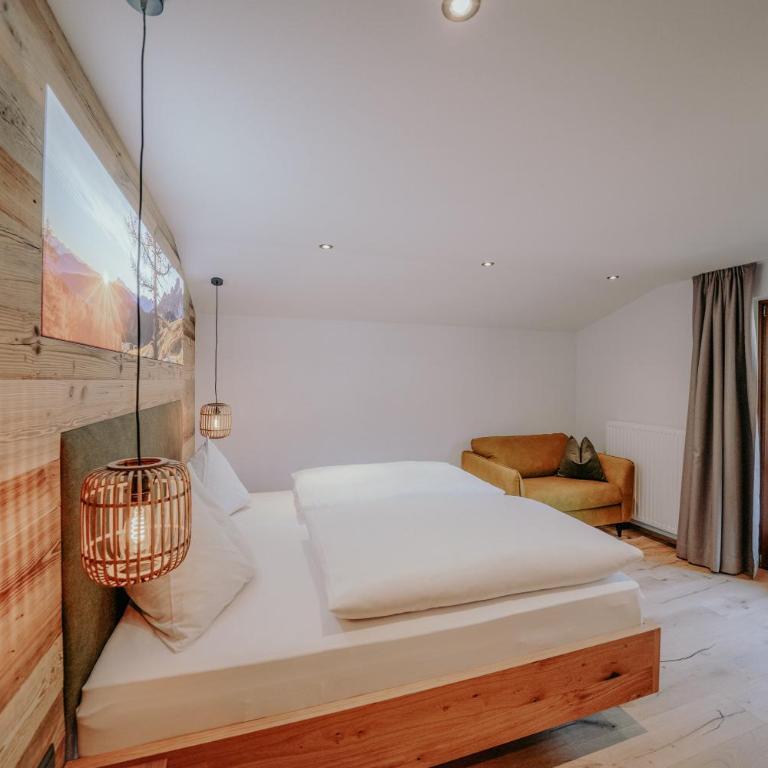 Frühstückspension Friedheim - Dreibettzimmer mit Balkon - 23