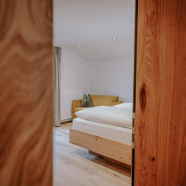 Frühstückspension Friedheim - Dreibettzimmer mit Balkon - 27