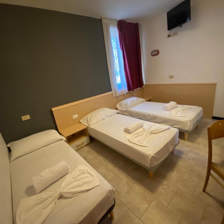 Hotel Mazzini - Habitación Triple Clásica - 4
