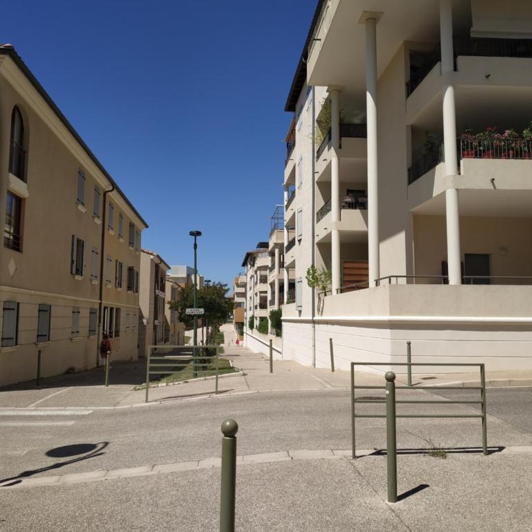Escapade Uzétienne Cœur de ville et Parking - Appartement 2 Chambres - 32