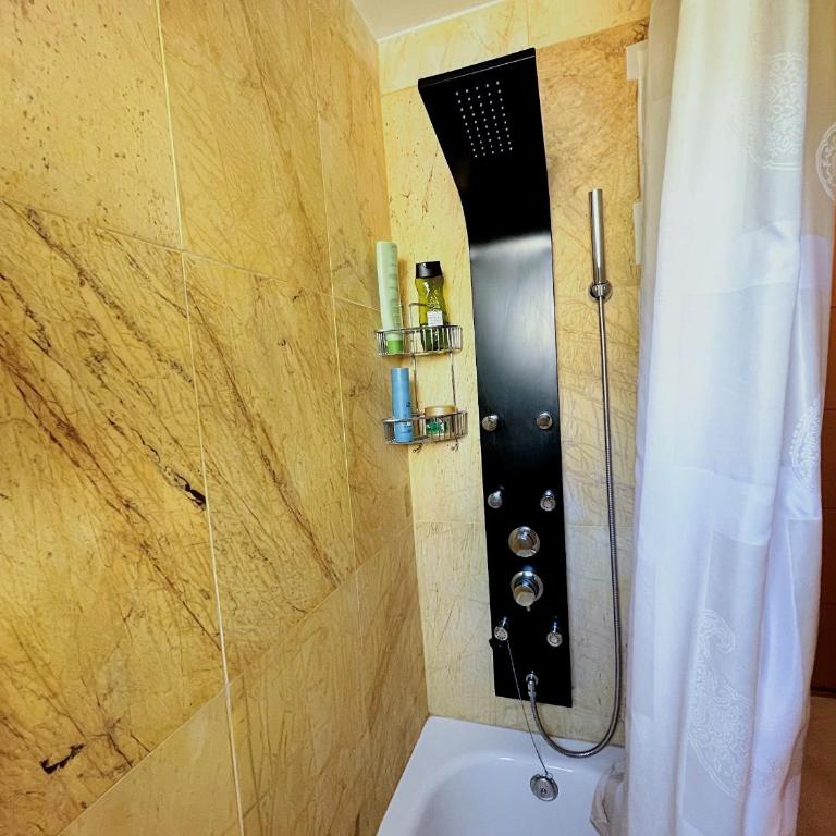 Beautiful apartment with pools, playground and paddle tennis - Family friendly and near Vithas Hospital - Free parking in garage - Three-Bedroom Apartment - 17