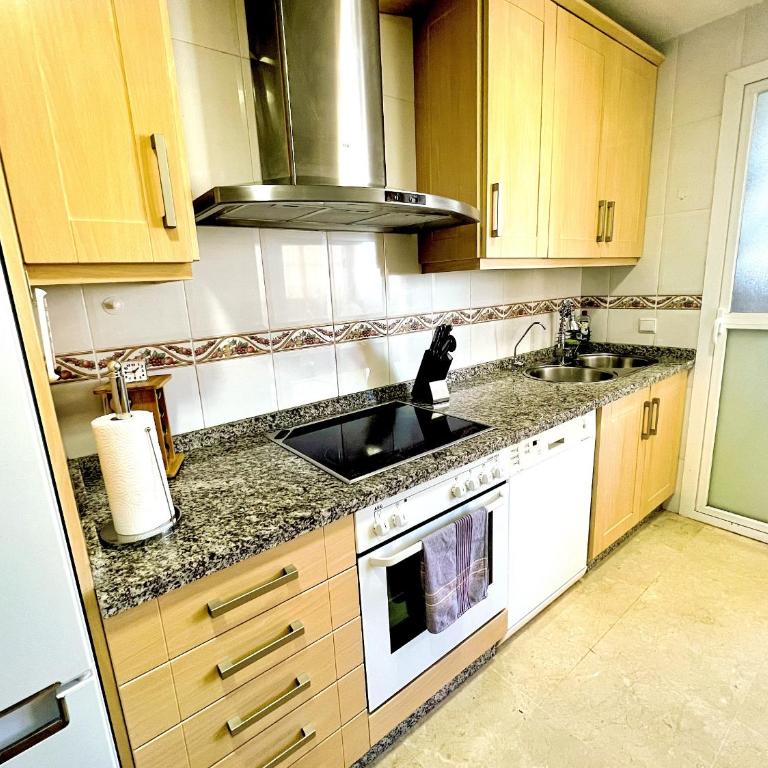 Beautiful apartment with pools, playground and paddle tennis - Family friendly and near Vithas Hospital - Free parking in garage - Three-Bedroom Apartment - 27